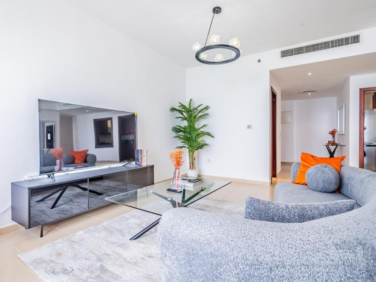 Апартаменти Spacious 2br - Eye & Sea View - Jbr *